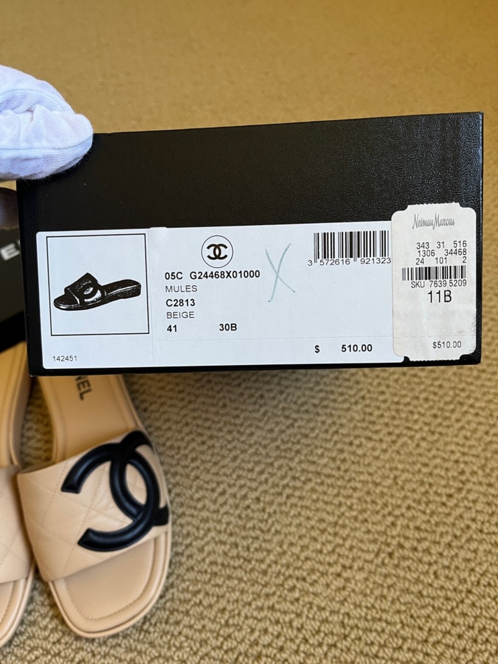 CHANEL White and Black Quilted Leather Slide Mules - Picture 3 of 11